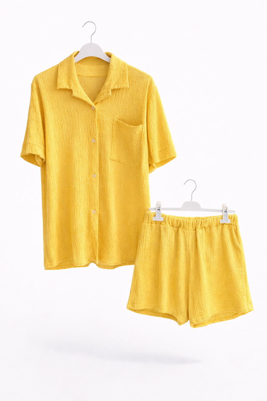 Ensemble short et chemise jaune